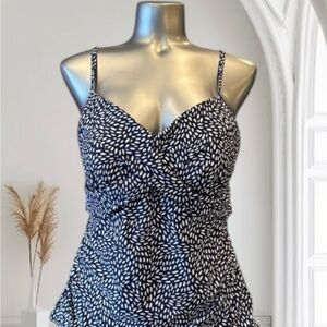 ✅ Navy and White Leaf Print Tankini